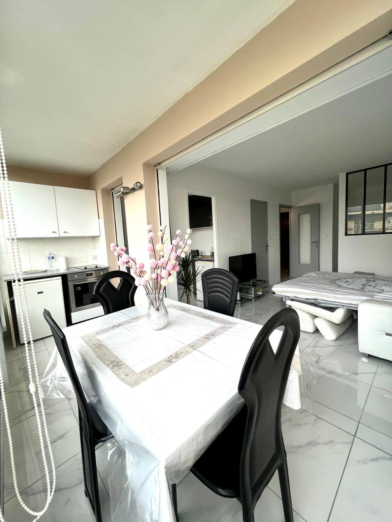 Studio 4 Couchages A 12 Min De La Plage A Pied Avec Wifi, Le Parking, Linge De Lits, Et Serviettes Sont En Option Antibes Exterior foto